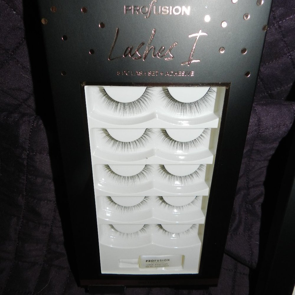 Profusion Big Tease 6 Pc set 5 Eyelash sets & one Adhesive - Black SEALED NEW - Picture 1 of 9